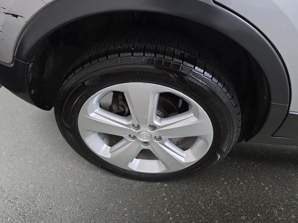 Used 2016 Silver Buick Base image 32