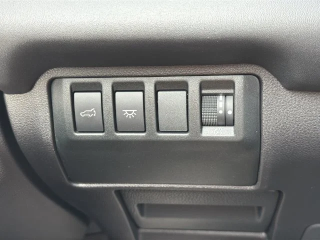 Used 2024 White Subaru Onyx Edition image 29