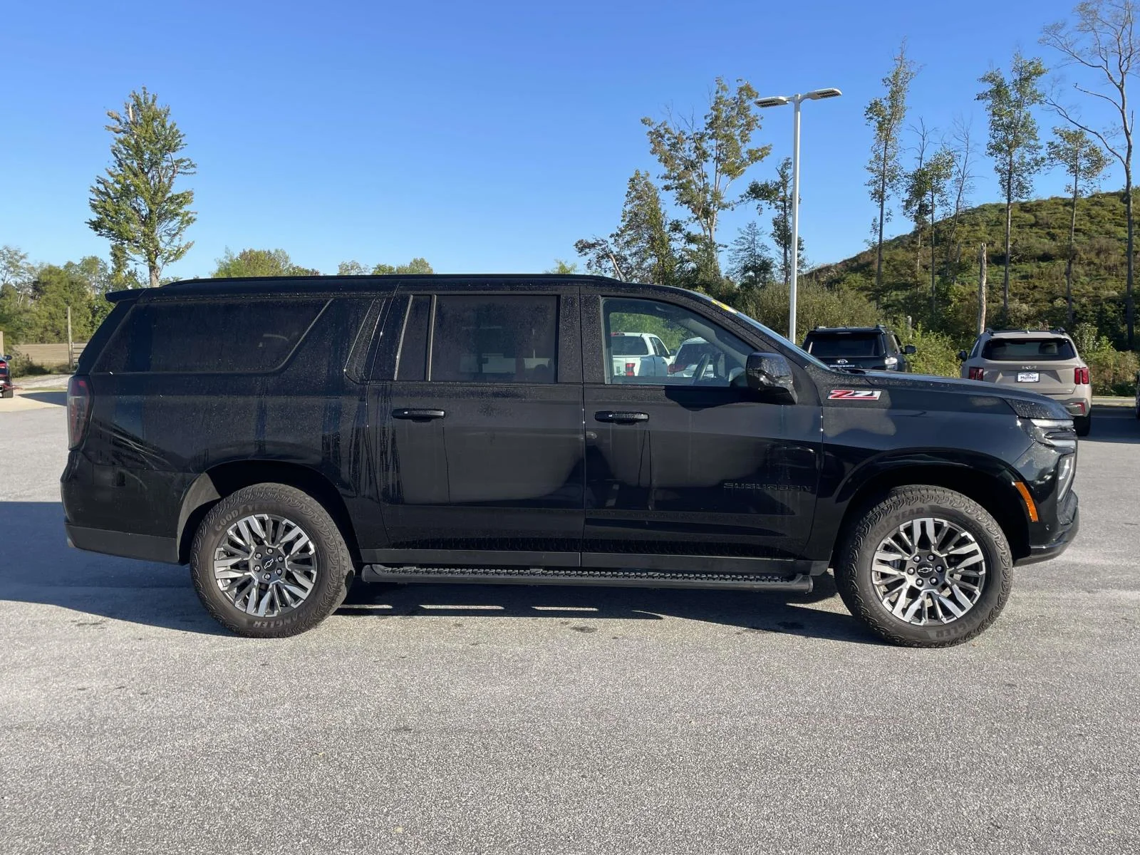Used 2025 Black Chevrolet Z71 image 29