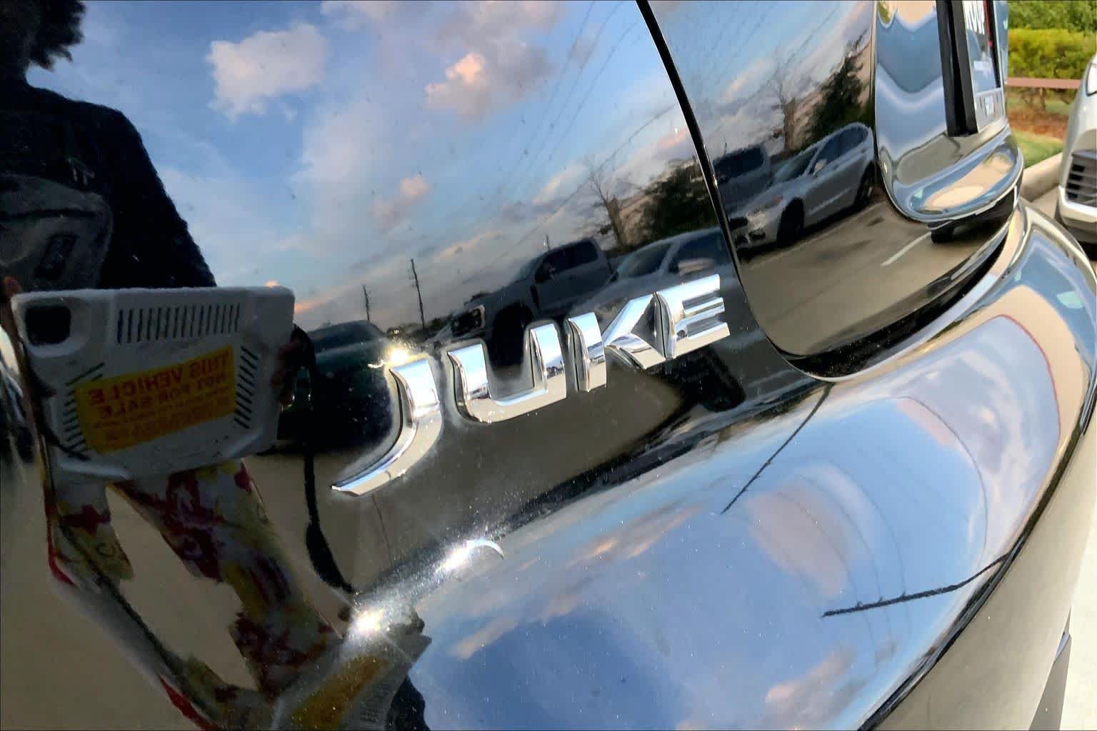 Used 2016 Super Black Nissan SV image 31