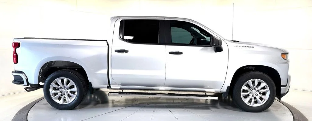 Used 2020 Silver Chevrolet Custom image 3