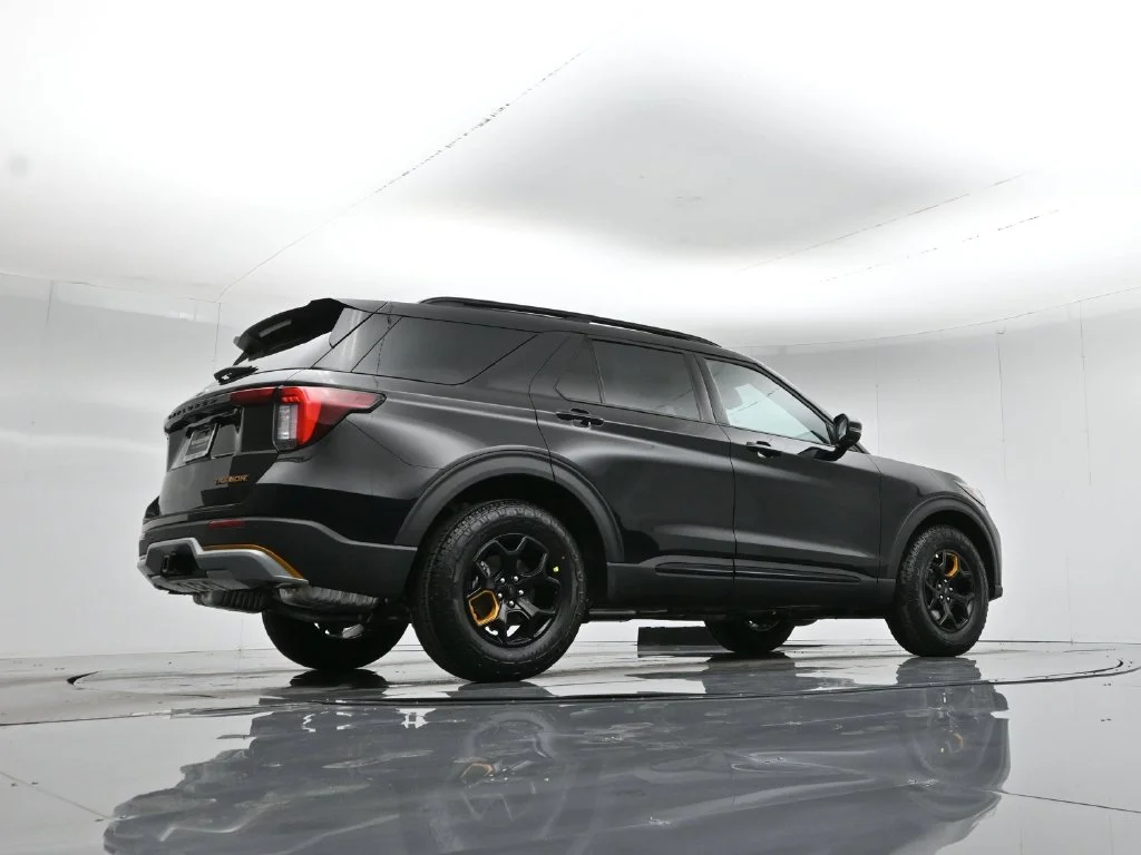 New 2026 Agate Black Metallic Ford Tremor image 50