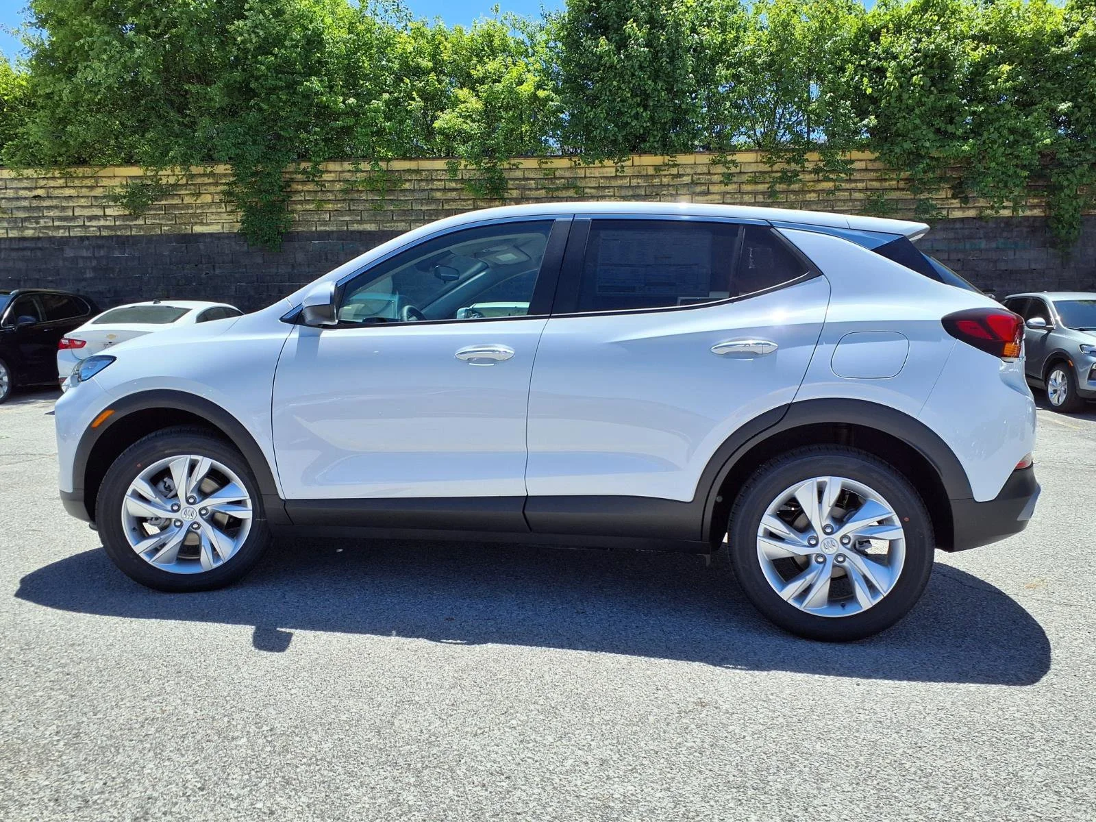 New 2026 Summit White Buick Preferred image 22