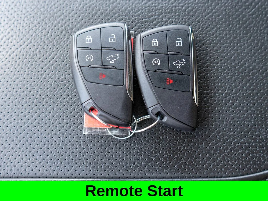 Used 2025 White GMC Denali image 30