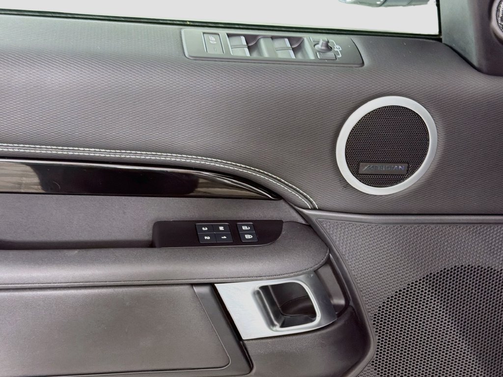 Certified Used 2023 White Land Rover S R-Dynamic image 18