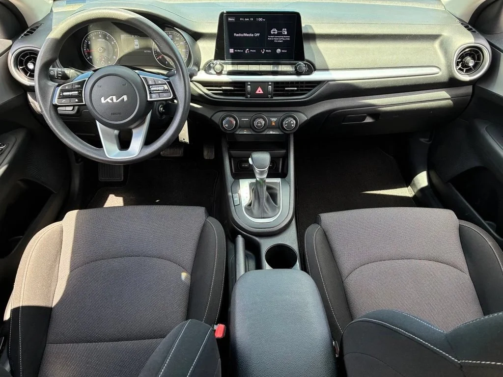 Used 2022 Aurora Black Kia LXS image 11