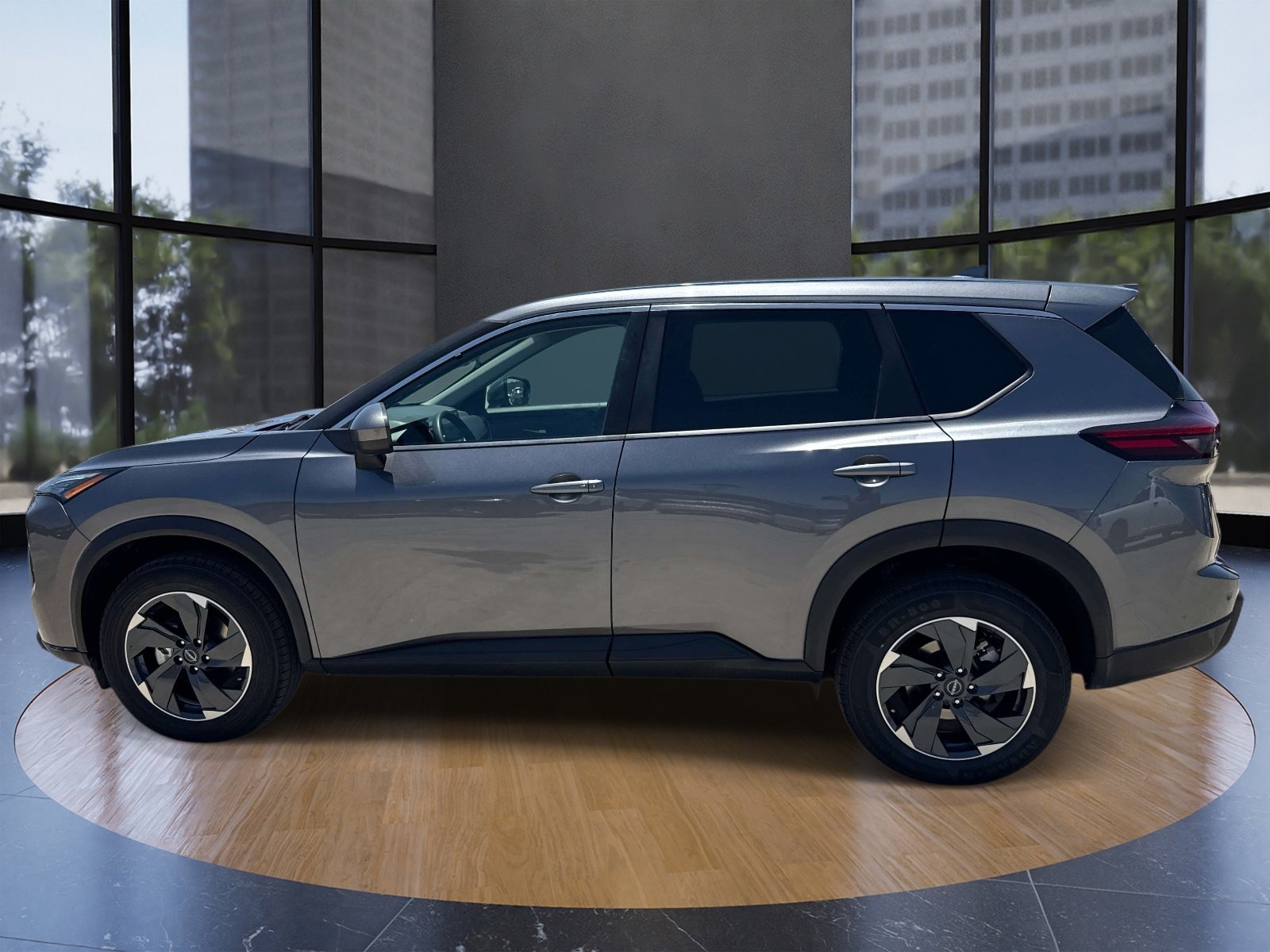 Used 2024 Gray Nissan SV image 4