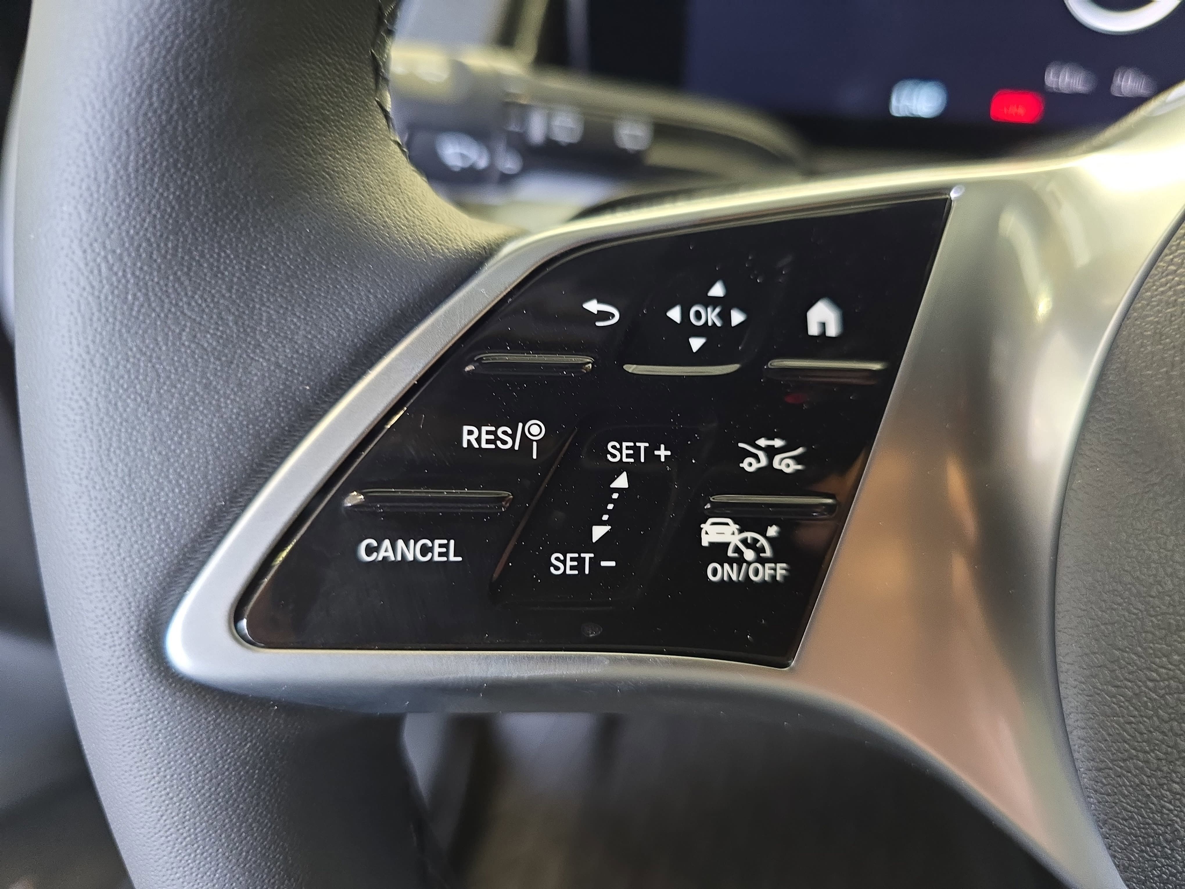 New 2026 Cosmos Black Metallic Mercedes-Benz GLB250 image 18