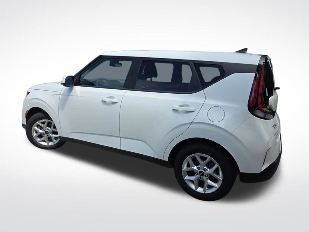 2025 Kia Soul LX - Photo 10