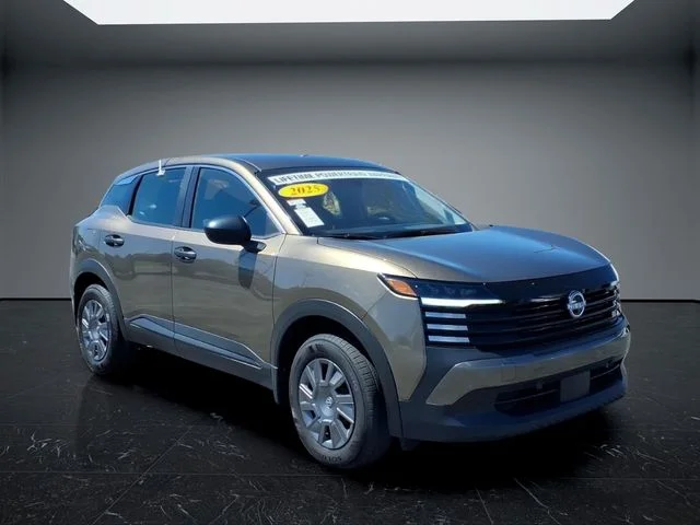 2025 Nissan Kicks 2.0 S AWD's photo