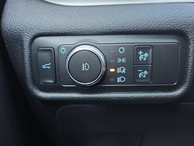 Used 2020 Silver Ford XLT image 27