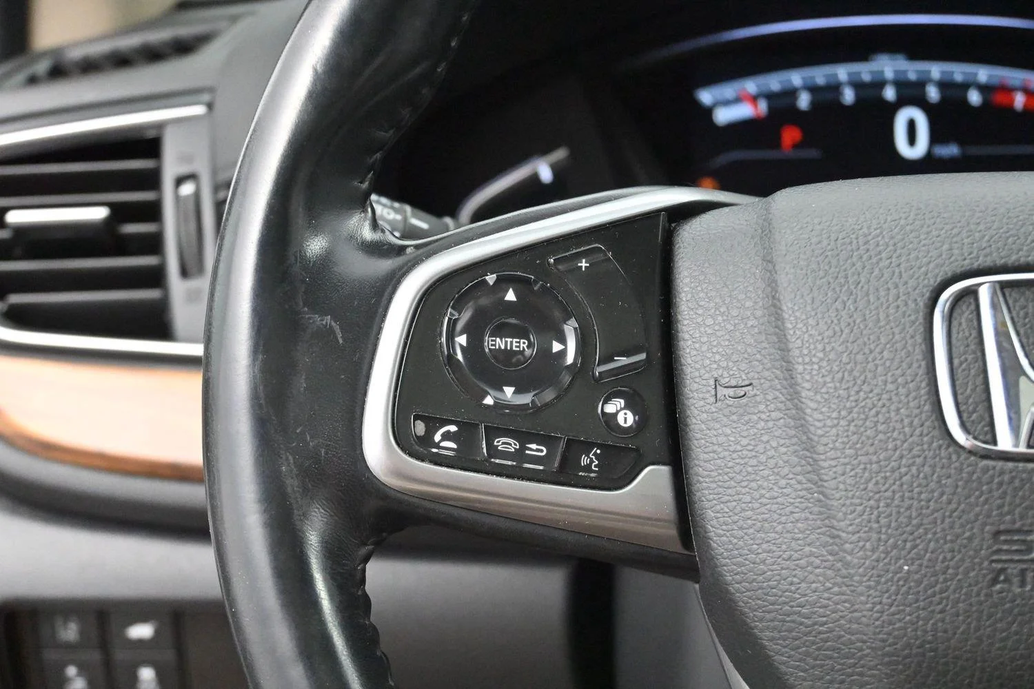 Used 2020 Platinum White Pearl Honda Touring image 17