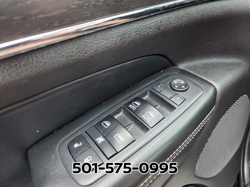 Used 2017 Diamond Black JEEP LIMITED 4X4 image 29