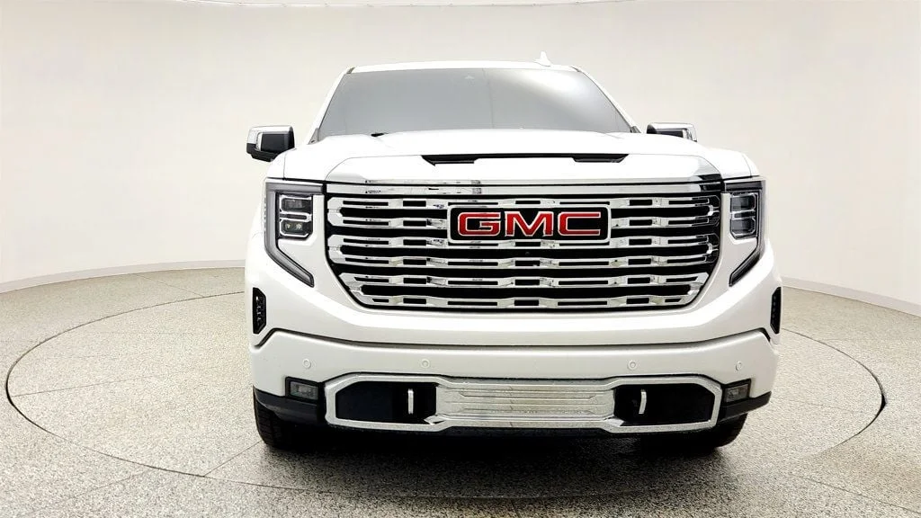 Used 2023 White Frost Tricoat GMC 4WD Crew Cab 147