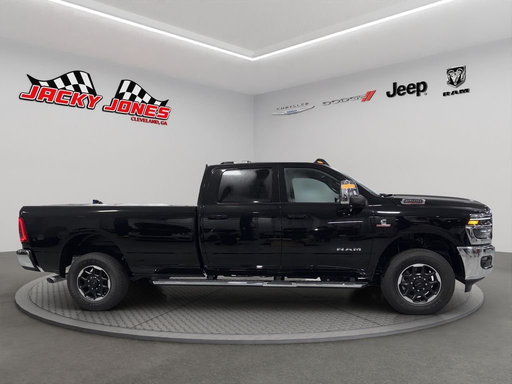 New 2025 Diamond Black Crystal Pearl-Coat Exterior Paint RAM Laramie image 11