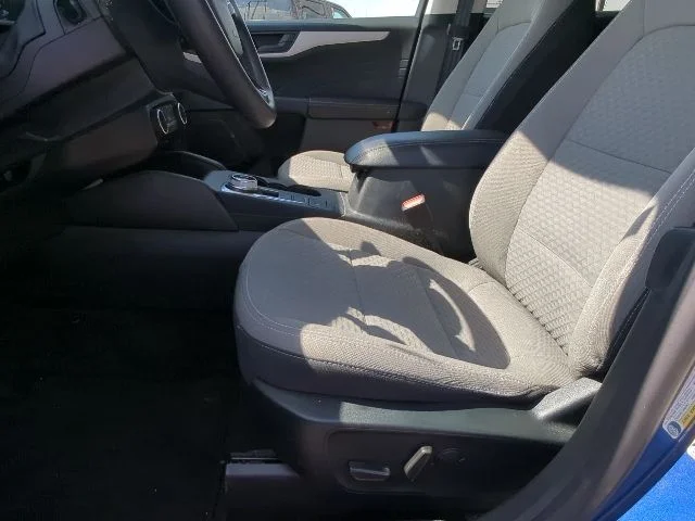 Used 2022 Blue Ford SE image 9