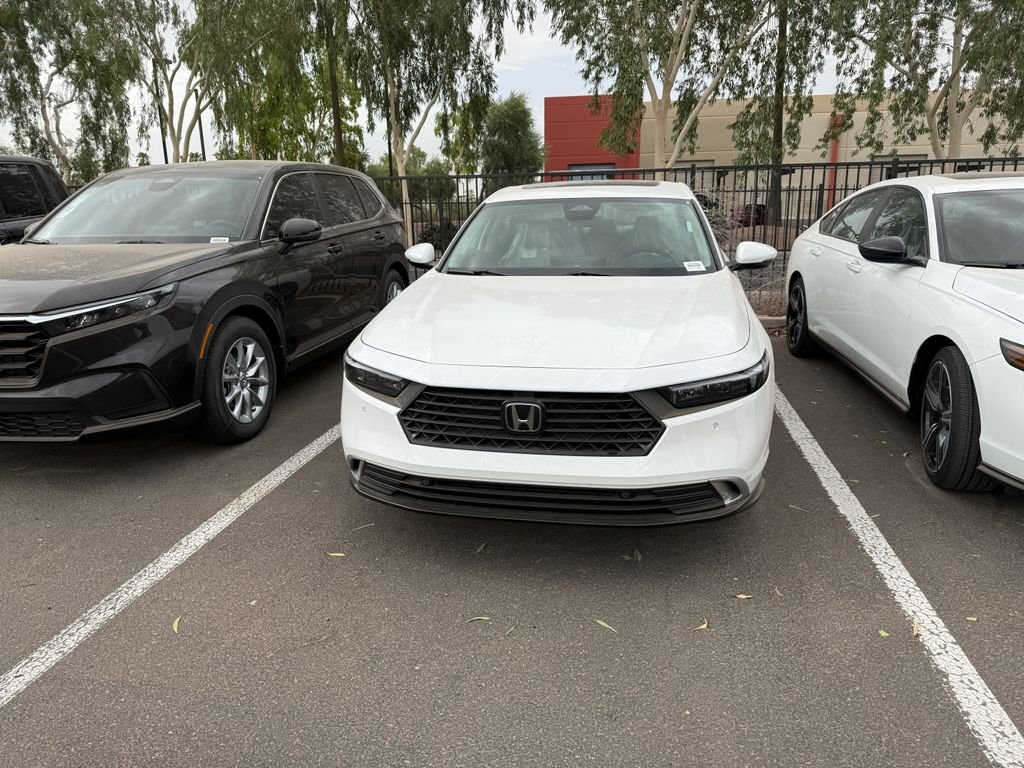 New 2026 Platinum White Pearl Honda Touring image 2