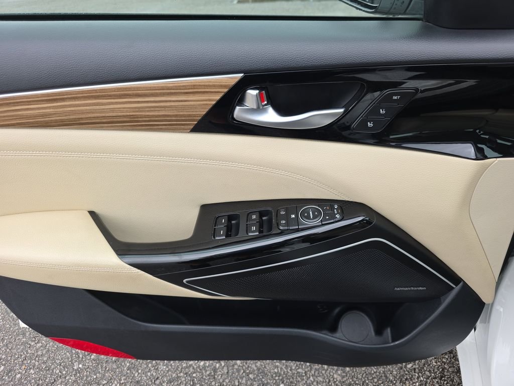 2018 Kia Cadenza Technology - Photo 18