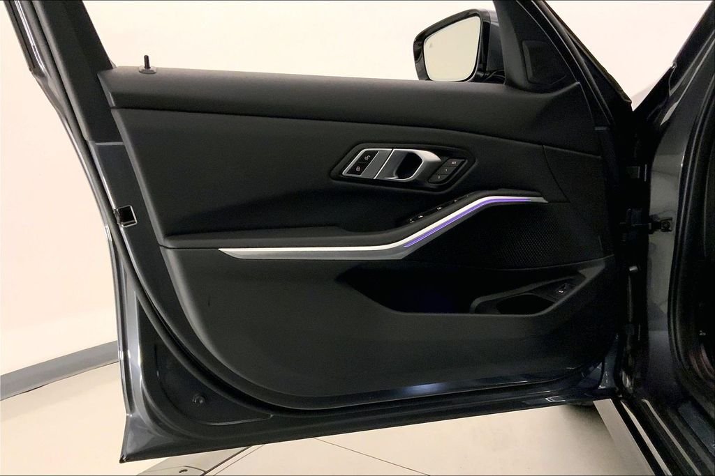 Used 2022 Mineral Grey Metallic BMW 330i xDrive image 24