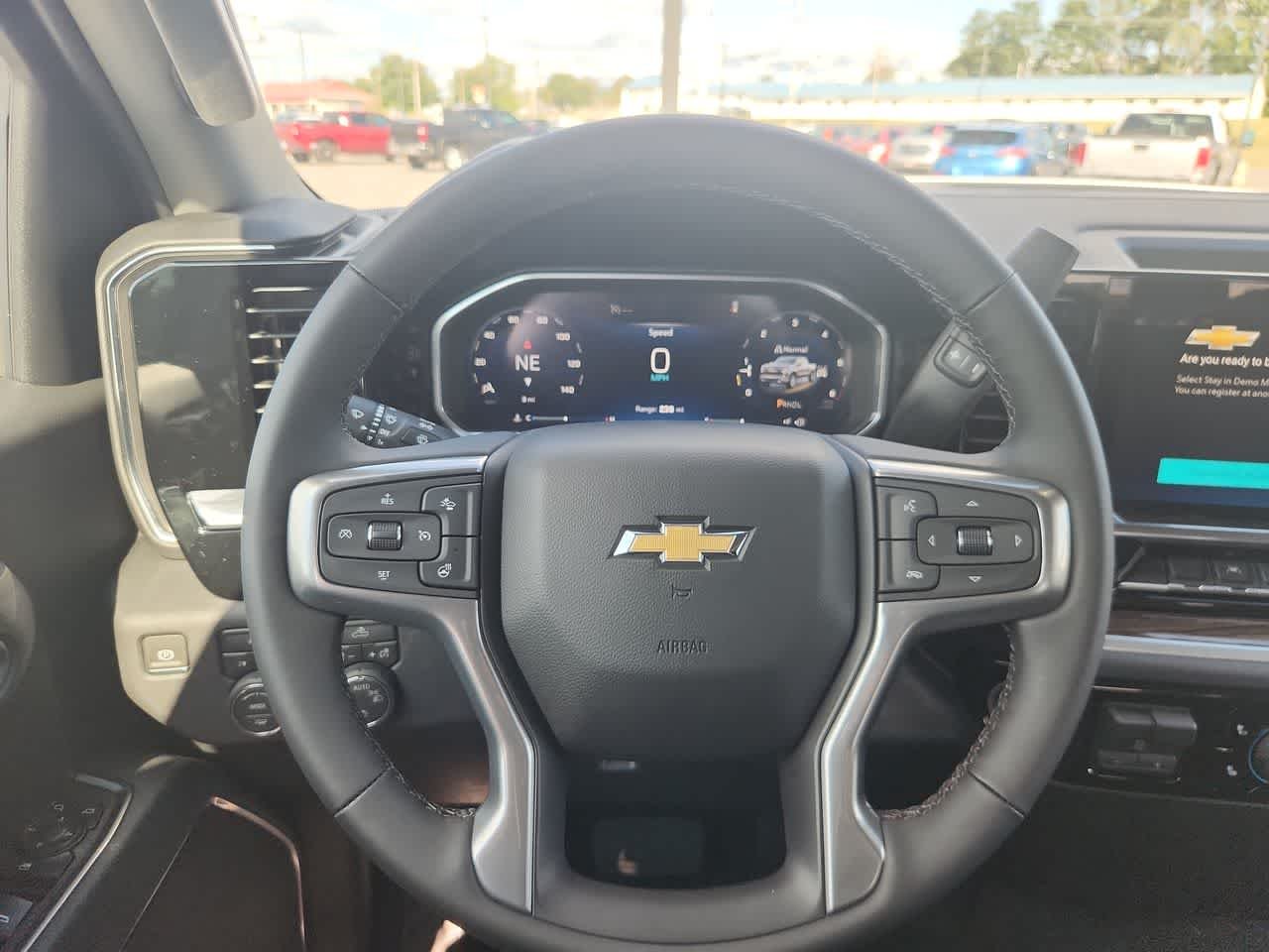 New 2026 Summit White Chevrolet LT (2FL) image 18