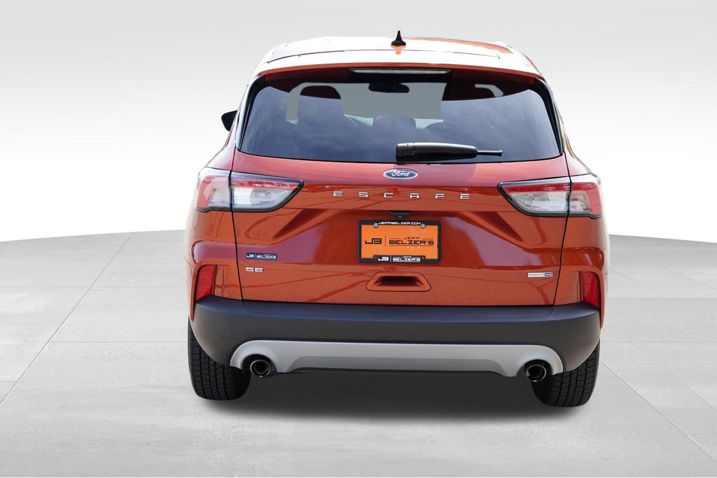 Used 2020 Sedona Orange Metallic Ford SE image 6