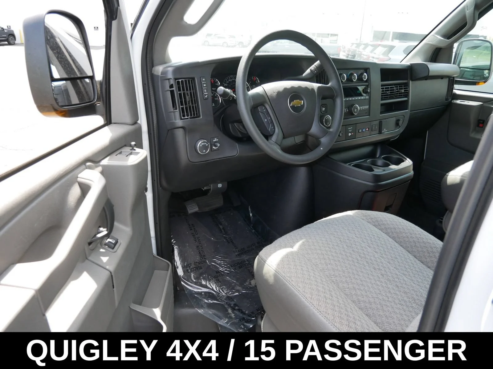 2024 Chevrolet Express Passenger LT - Photo 10