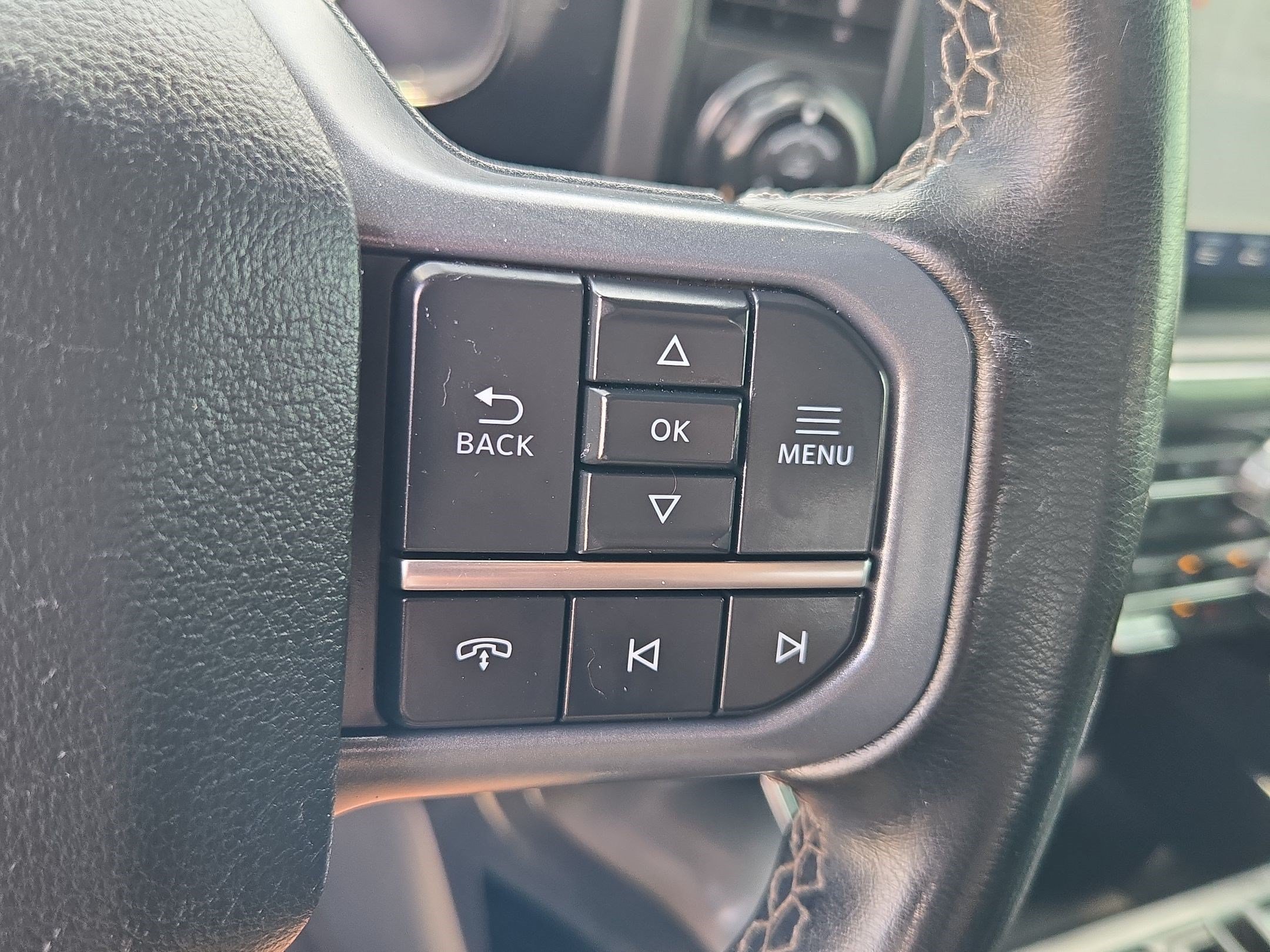 Used 2023 Oxford White Ford XLT image 17
