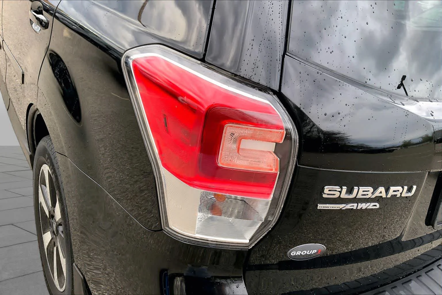 Used 2018 Crystal Black Silica Subaru Premium image 28