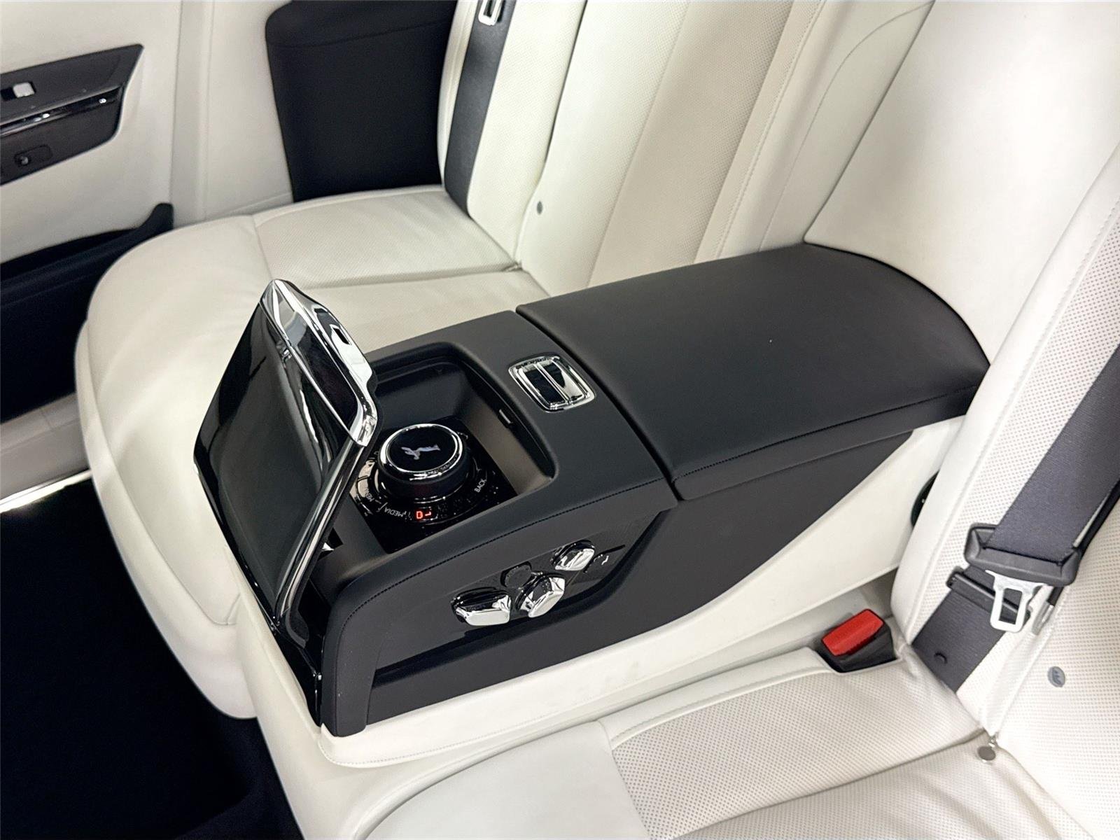 Used 2023  Rolls-Royce  image 30