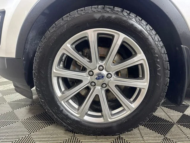 Used 2017 White Ford Limited image 10