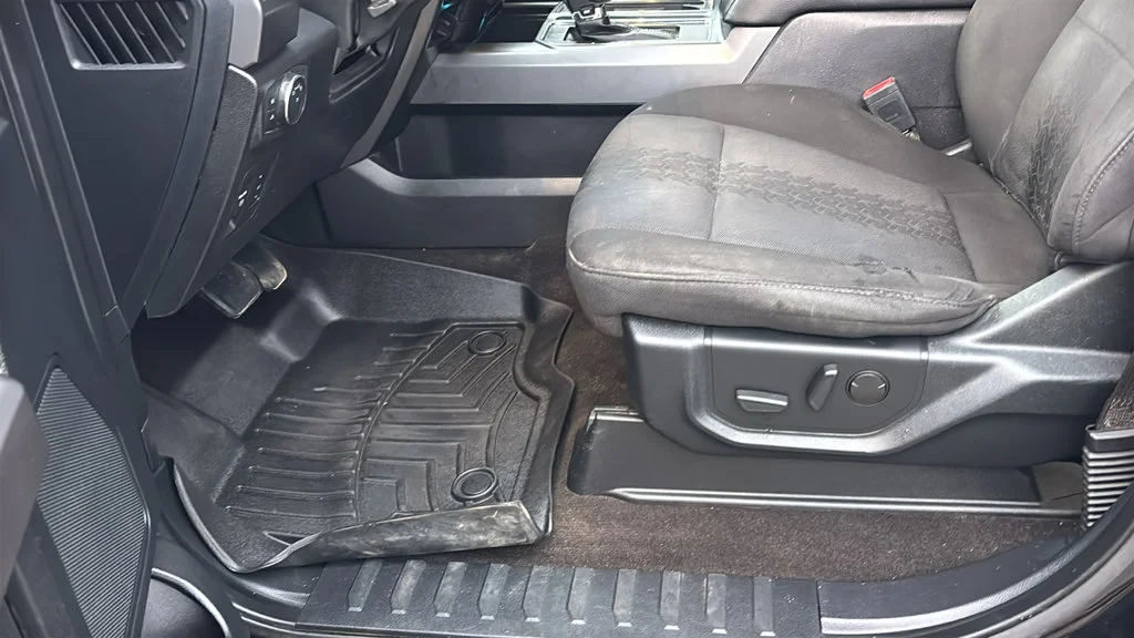 Used 2020 Black Ford XLT image 23