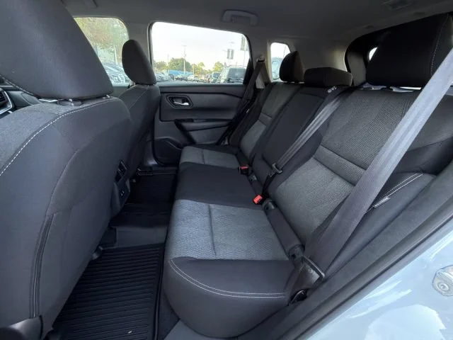 Used 2025 White/off-white Nissan SV FWD image 24