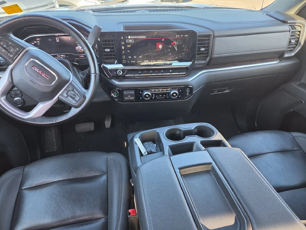 Used 2025 Silver GMC SLT image 3
