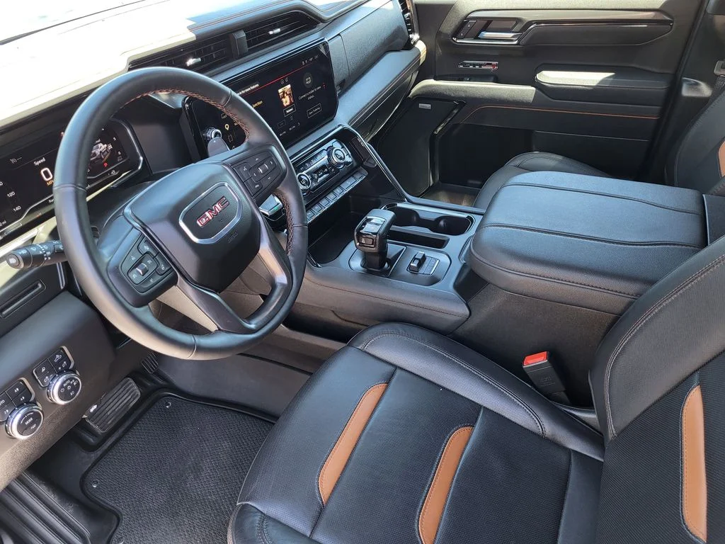 Used 2025 Summit White GMC AT4 image 10