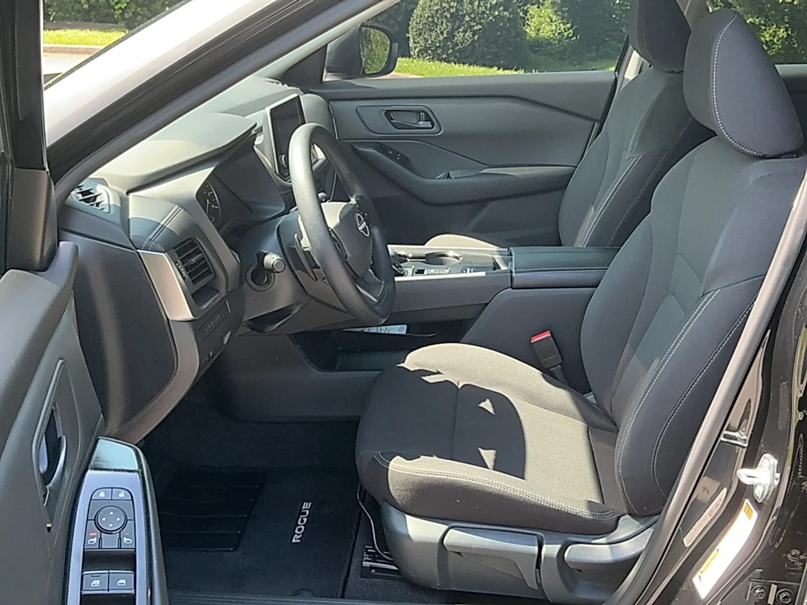 Used 2026  Nissan S image 12