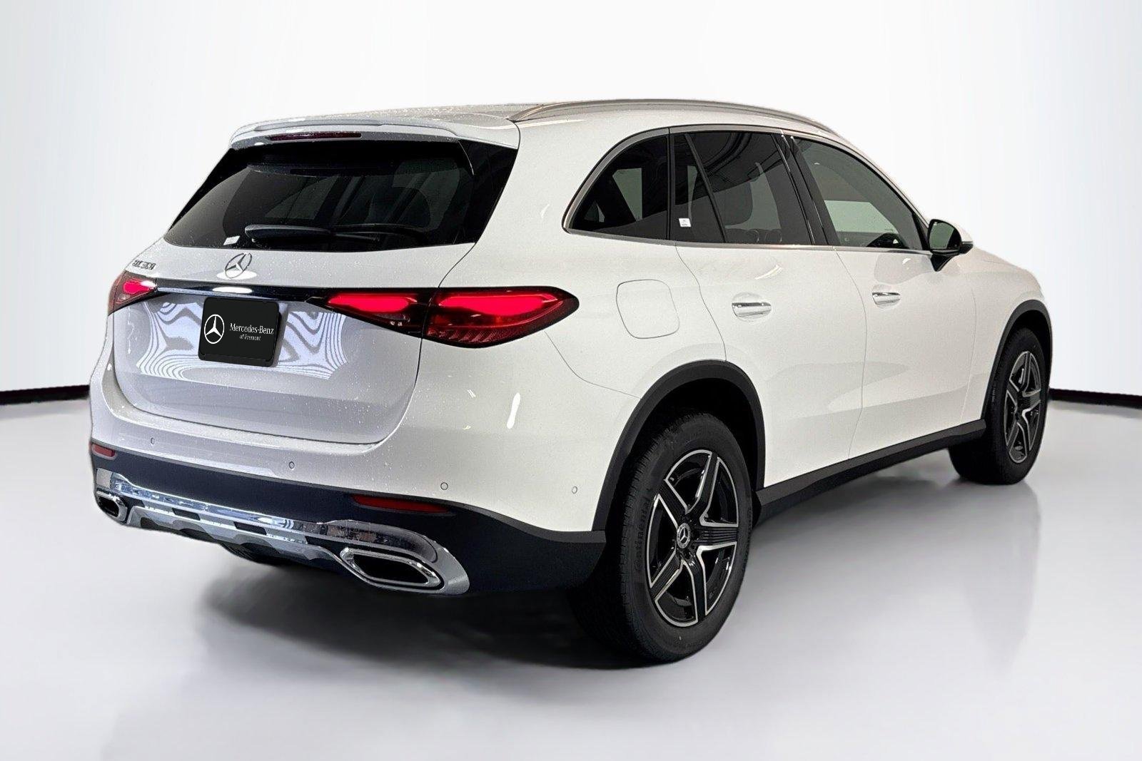 New 2026 Polar White Mercedes-Benz GLC 300 image 5