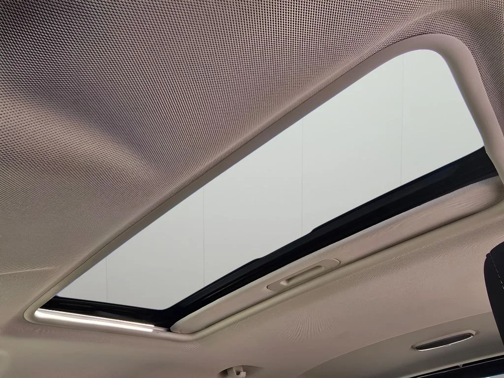 Used 2020 Smoke Metallic Ford SE image 18