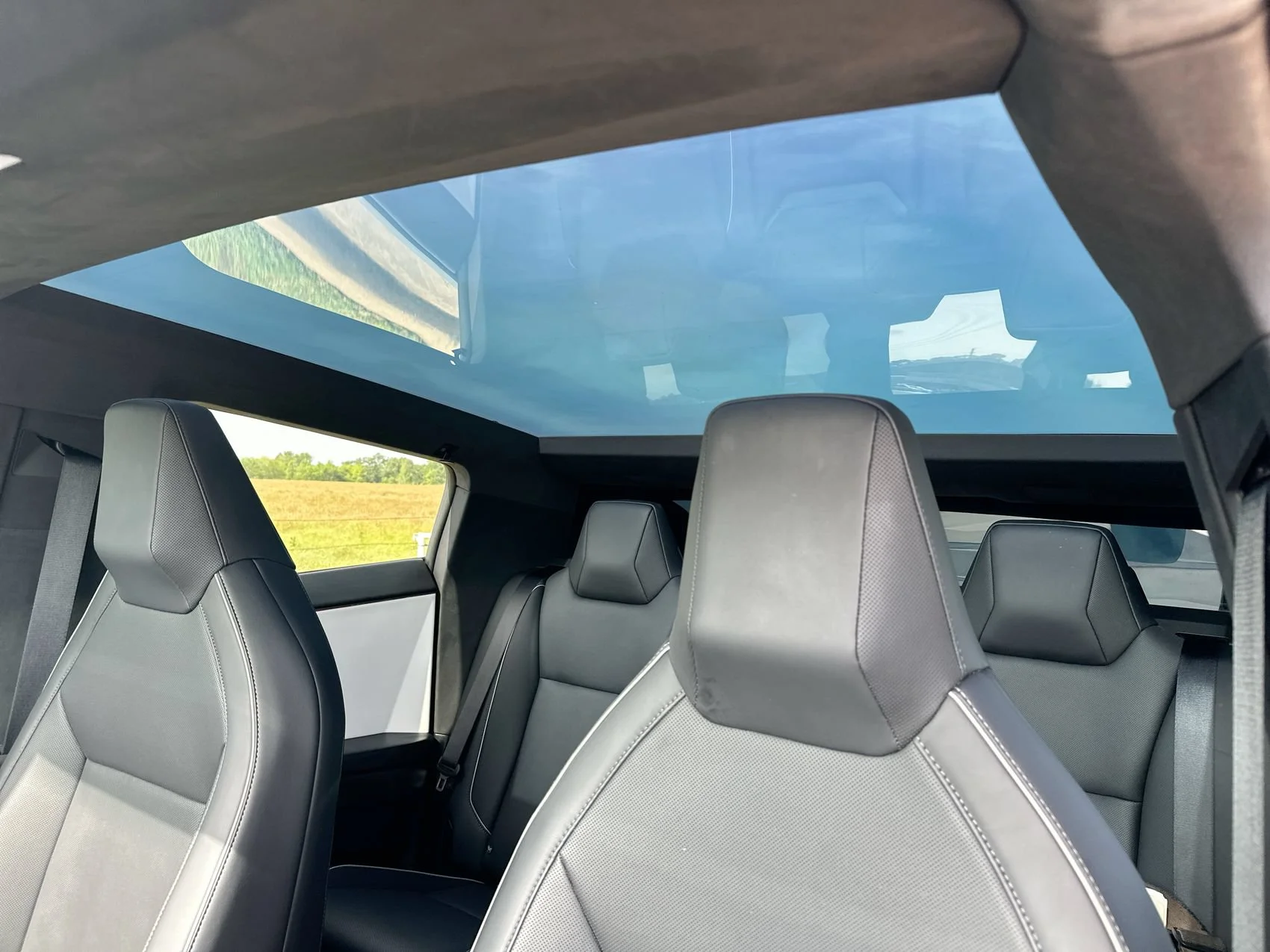 Used 2024 Black Tesla  image 22