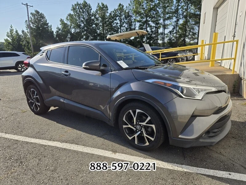 Used 2019 Magnetic Gray Metallic TOYOTA LIMITED image 8