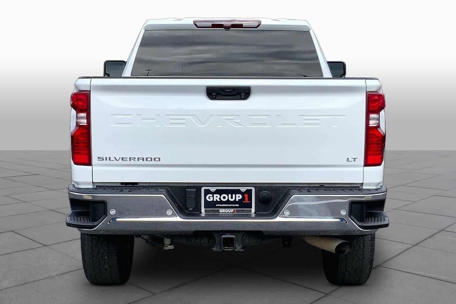 Used 2024 Summit White Chevrolet LT image 5