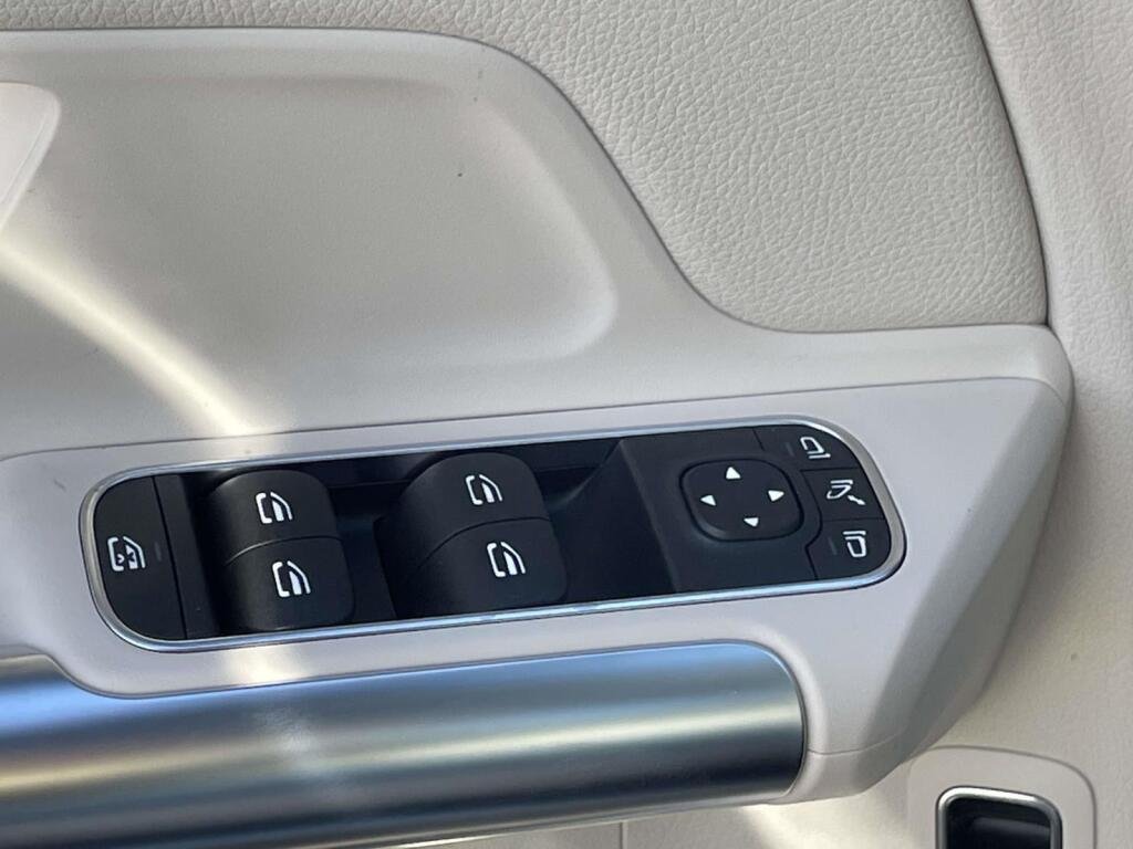 New 2026 Mountain Grey Metallic Mercedes-Benz GLA 250 image 26
