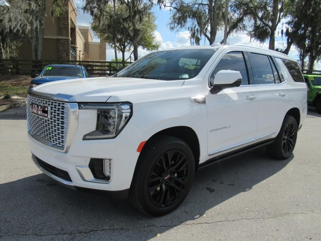 Used 2024 White GMC Denali image 3