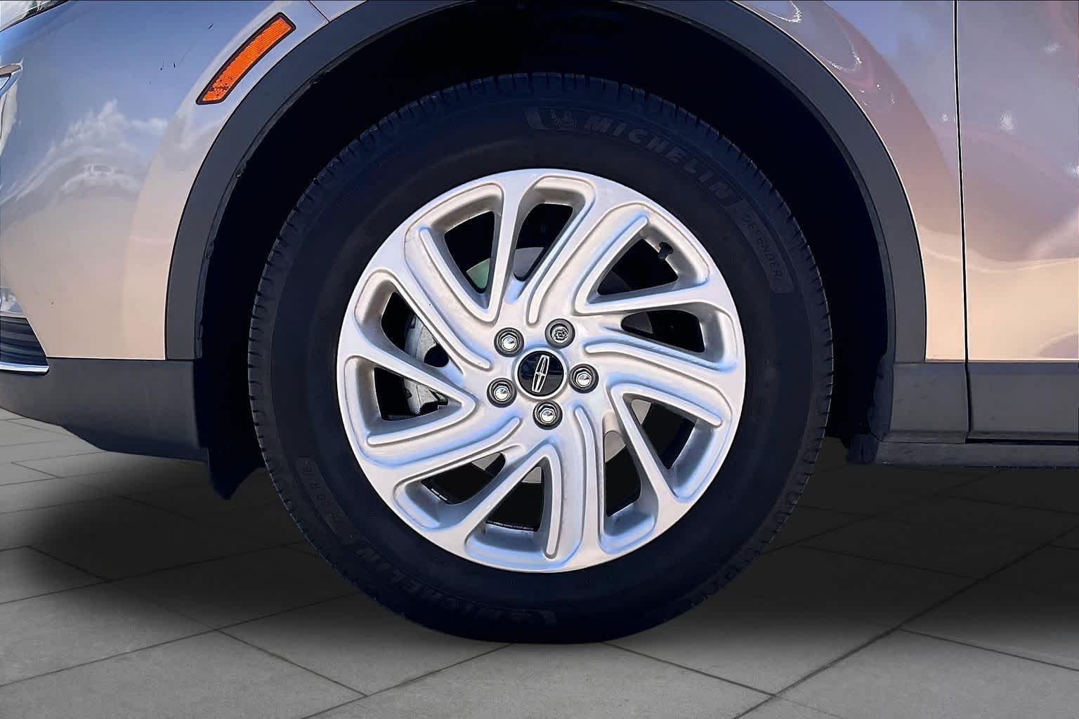 Used 2020 Iced Mocha Lincoln Standard image 10