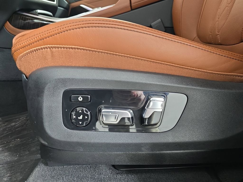 2026 BMW X7 M60i - Photo 30
