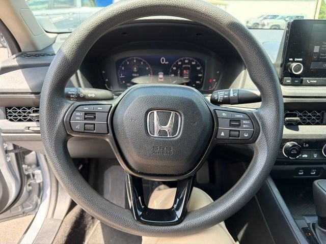 Certified Used 2025 Solar Silver Metallic Honda 1.5T LX image 18