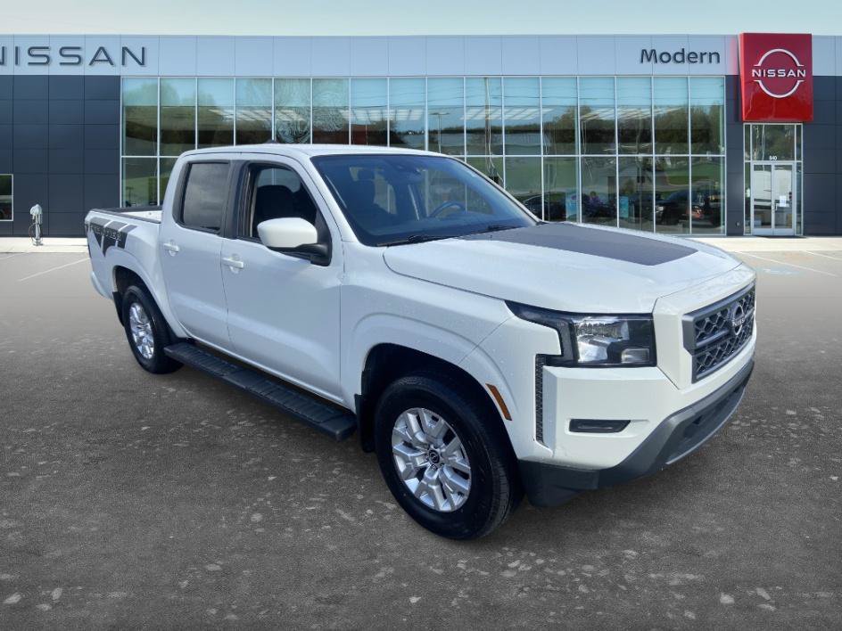 Used 2023 Glacier White Nissan SV image 3