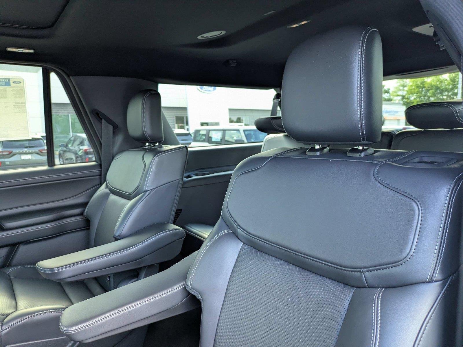 New 2026 Agate Black Metallic Ford MAX Platinum® image 28