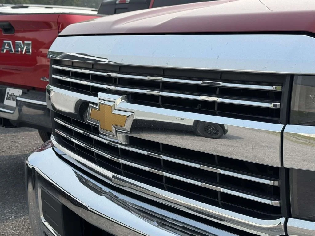 Used 2018 Red Chevrolet LT image 12
