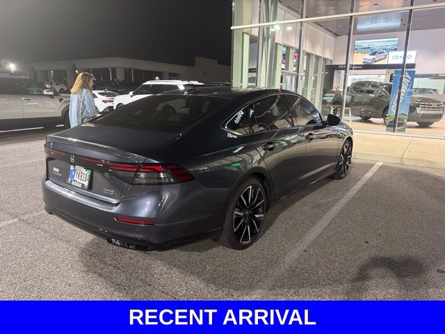 Used 2024 Gray Honda Touring image 9