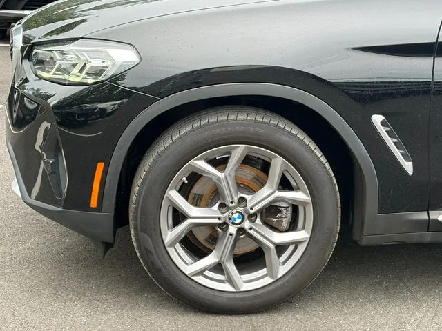 Used 2023 Jet Black BMW xDrive30i image 10